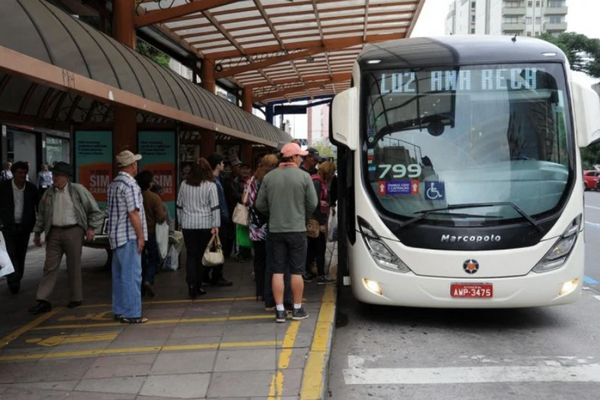 Domingo em Caxias do Sul terá passe livre no transporte coletivo urbano A isenção da tarifa deve-se ao segundo turno das eleições.