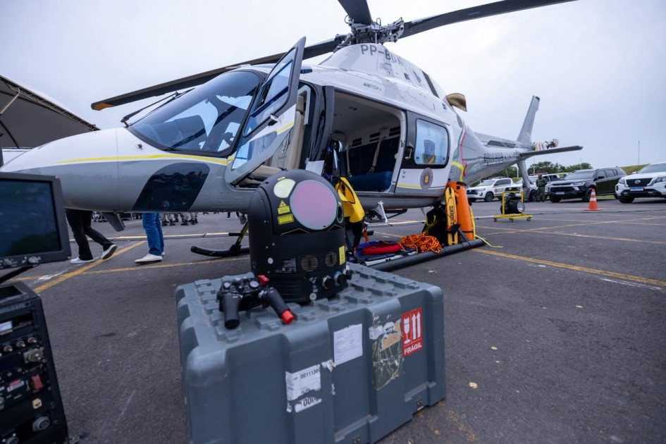 Governo do Estado entrega dois helicópteros à Brigada Militar