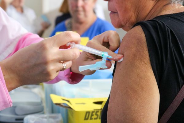 Vacina contra pneumonia está disponível em CAXIAS DO sUL para pessoas com 85 anos ou mais nas UBSs