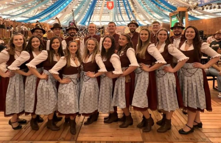 Estância Velha divulga o Festival de Kerb na Oktoberfest de Blumenau